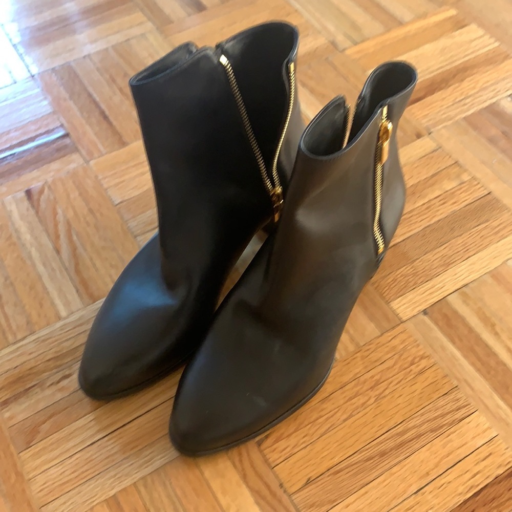 Brand new never been worn heeled leather booties